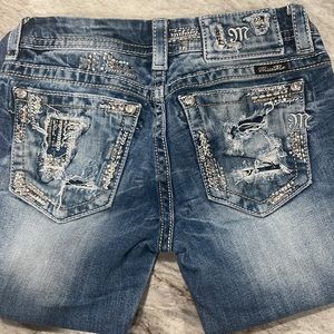 Buckle Miss Me Signature Straight 27 Waist Women’s Denim Jeans.